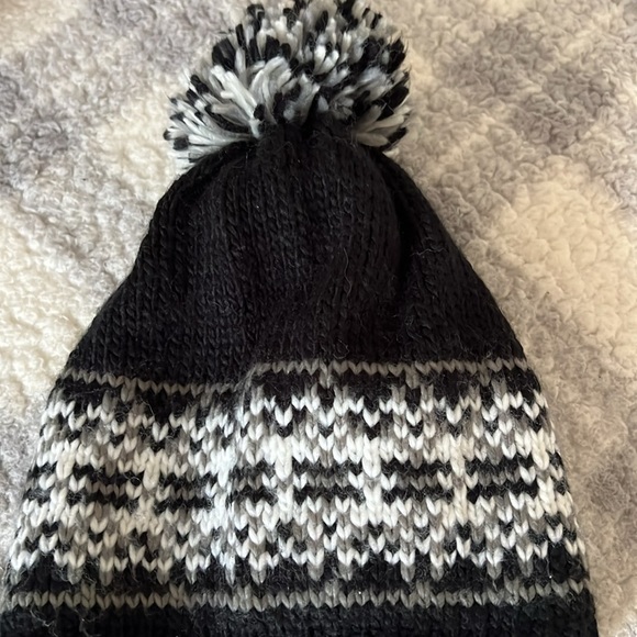 Winter knit pom pom hat black for extreme cold lined inside covers ears O/S - Picture 3 of 5